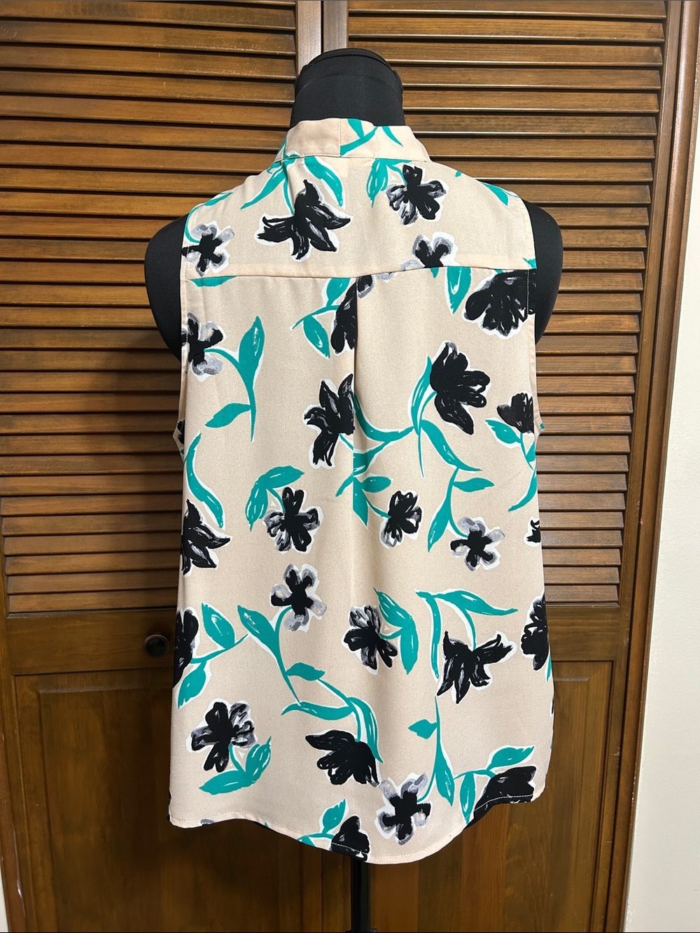 C&E Beige with Black & Teal Floral Sleeveless V-Neck with Tie Blouse Size L - Picture 5 of 7